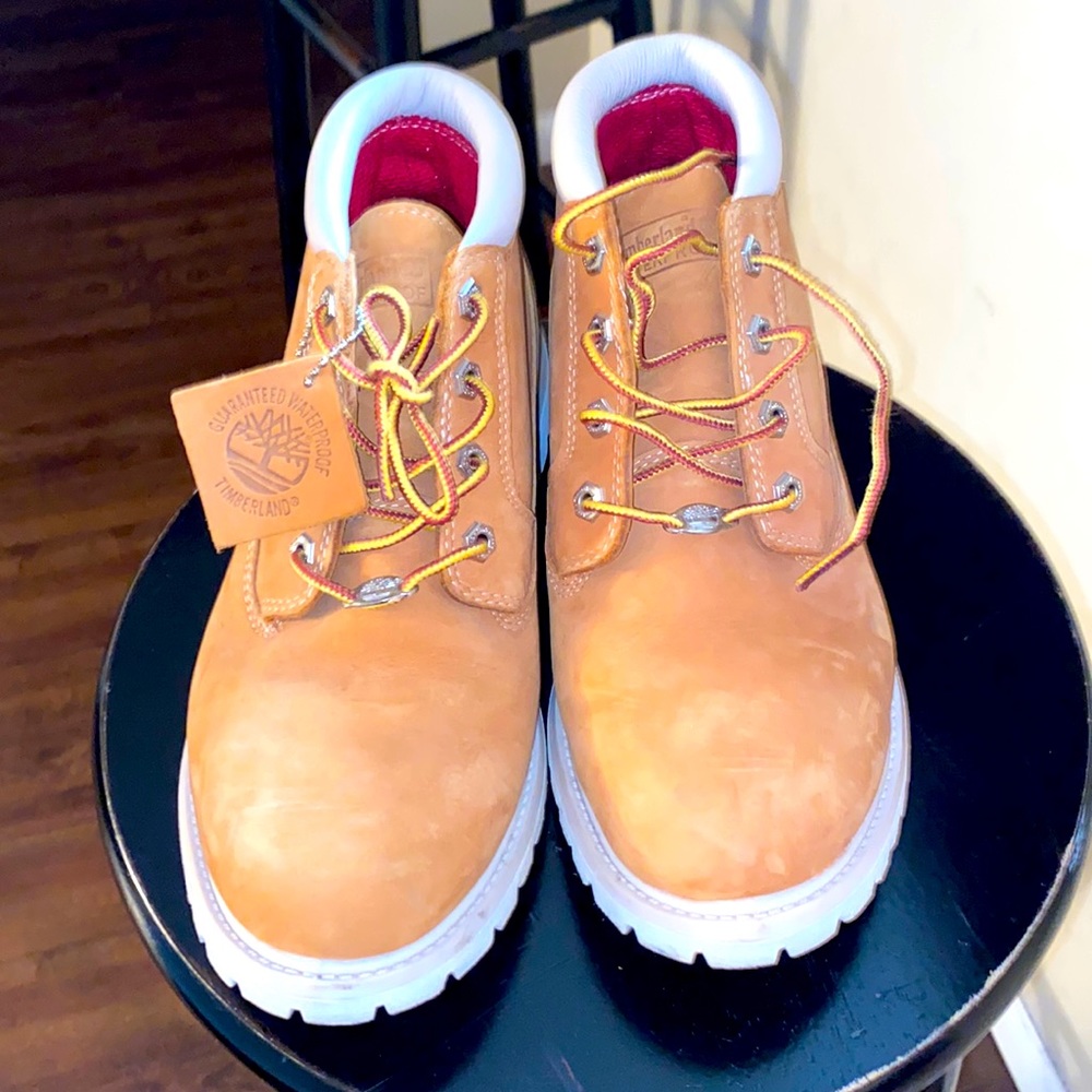 Womens Timberland boots, 9.5, great condition.